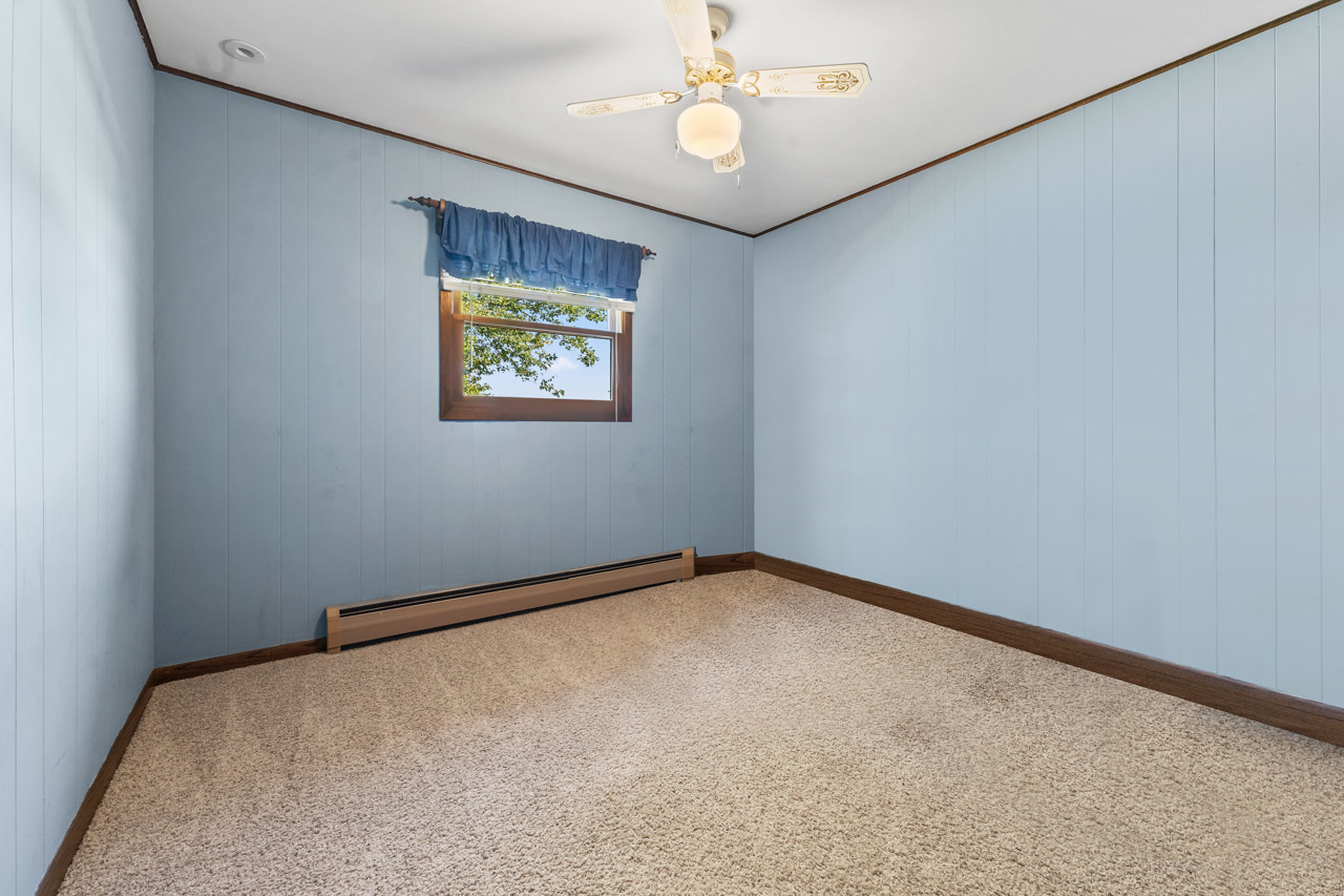 15500 7th Street, Paris, WI 53171