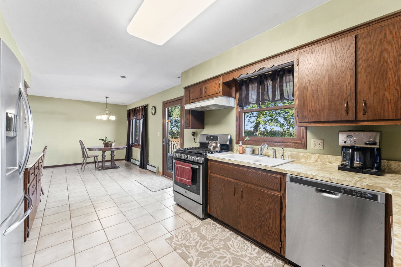 15500 7th Street, Paris, WI 53171