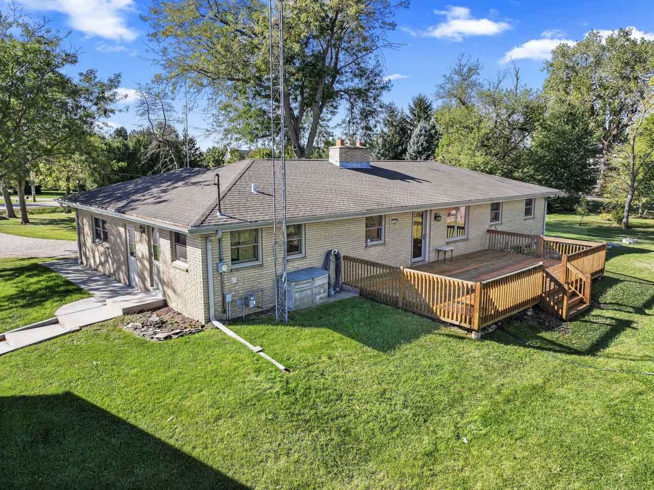 15500 7th Street, Paris, WI 53171