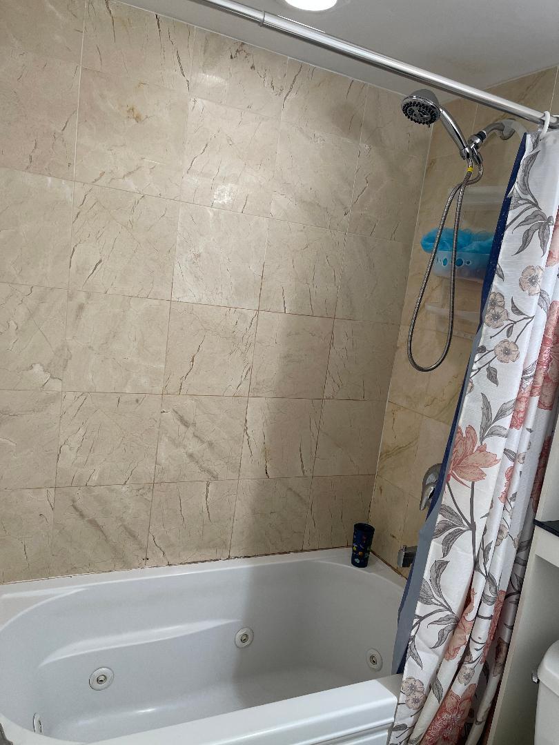 6400 N Ridge Boulevard #203, Chicago, IL 60626