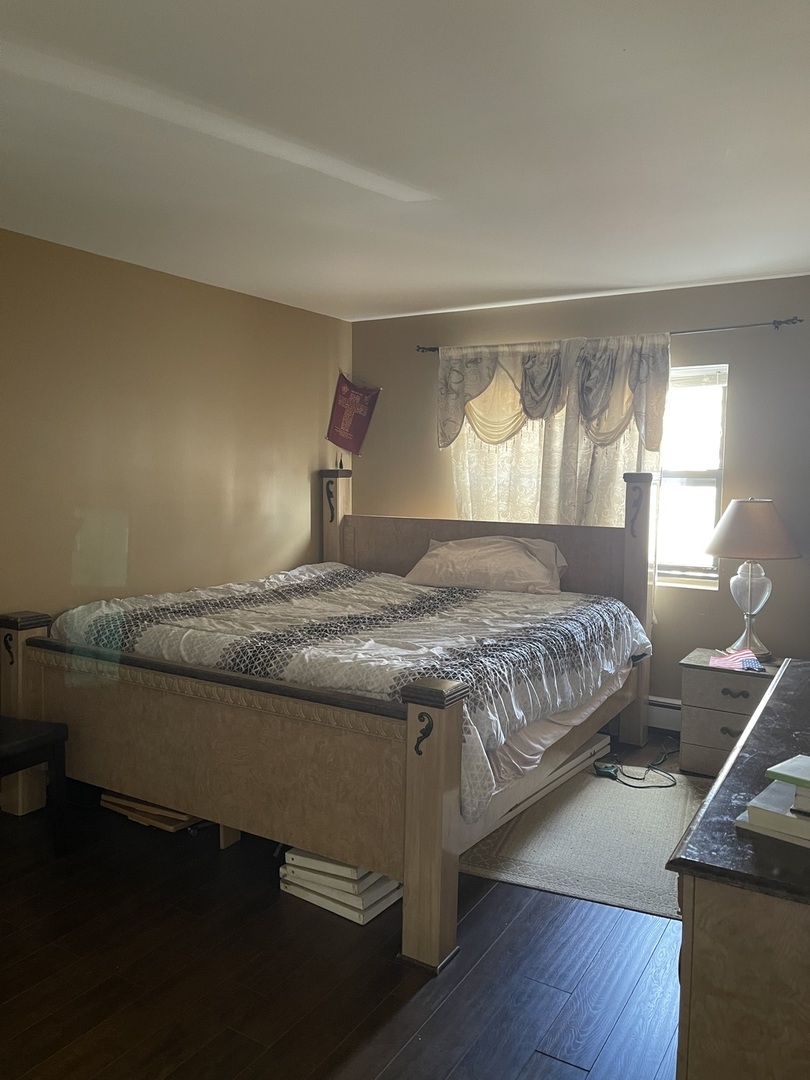 6400 N Ridge Boulevard #203, Chicago, IL 60626