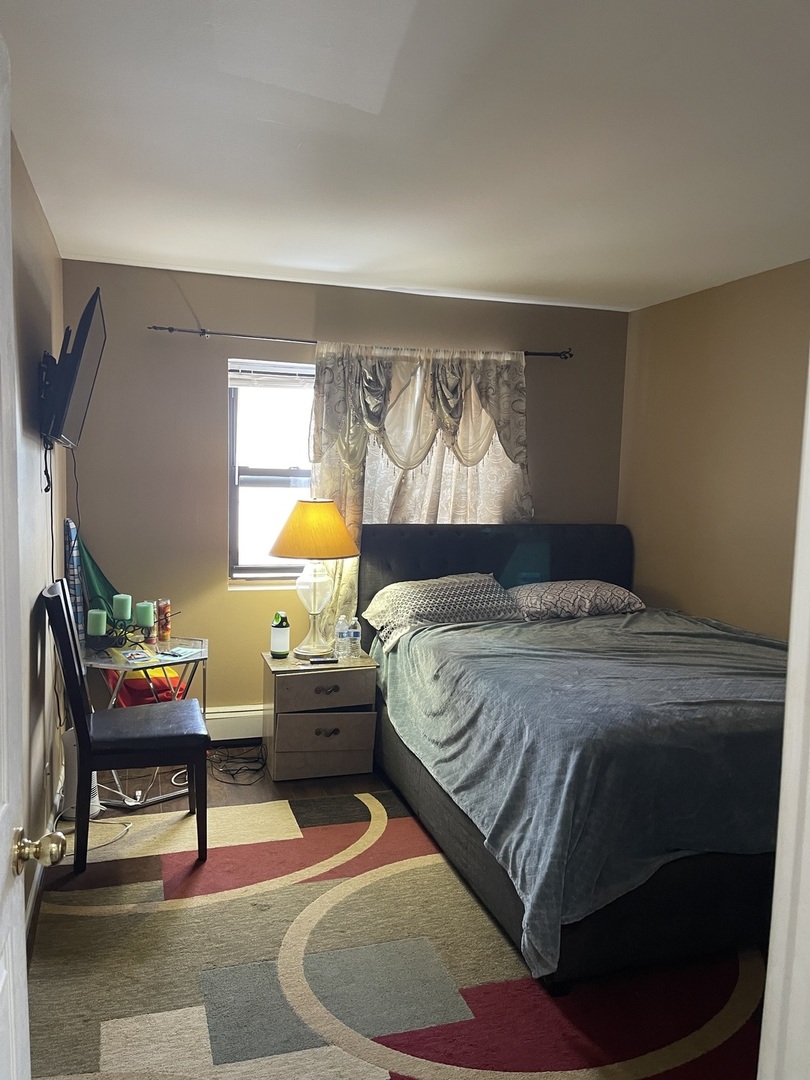 6400 N Ridge Boulevard #203, Chicago, IL 60626