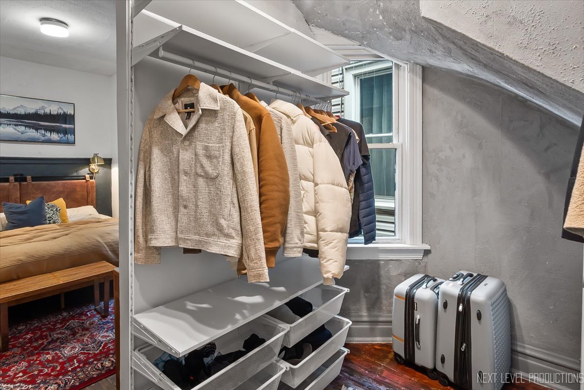 3826 N Whipple Street, Chicago, IL 60618