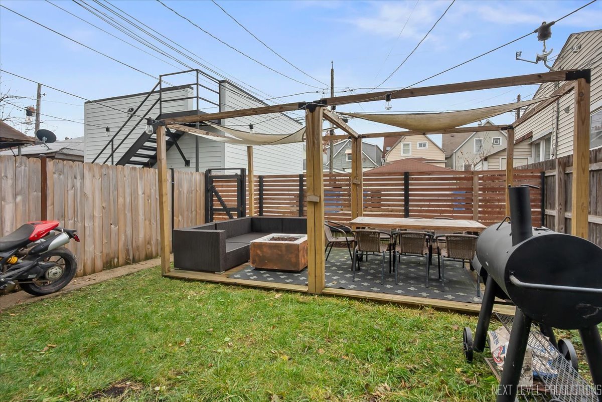 3826 N Whipple Street, Chicago, IL 60618