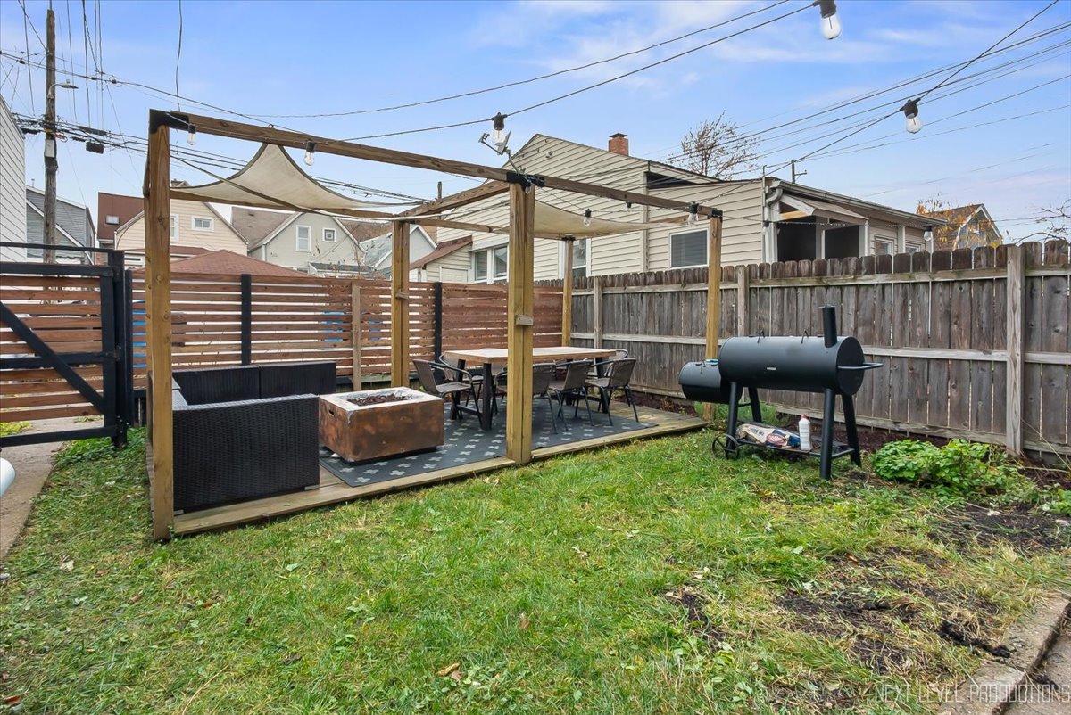 3826 N Whipple Street, Chicago, IL 60618