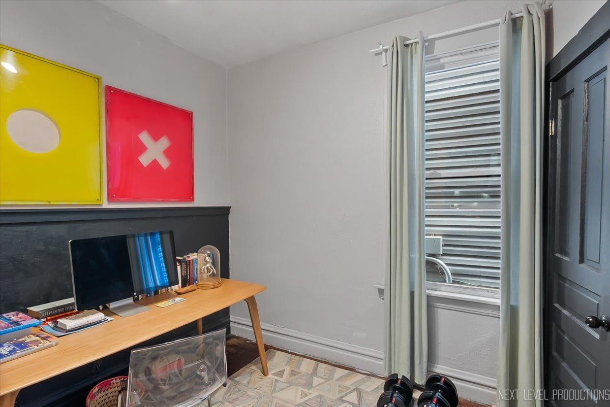 3826 N Whipple Street, Chicago, IL 60618