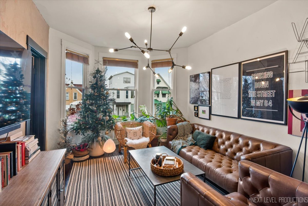 3826 N Whipple Street, Chicago, IL 60618