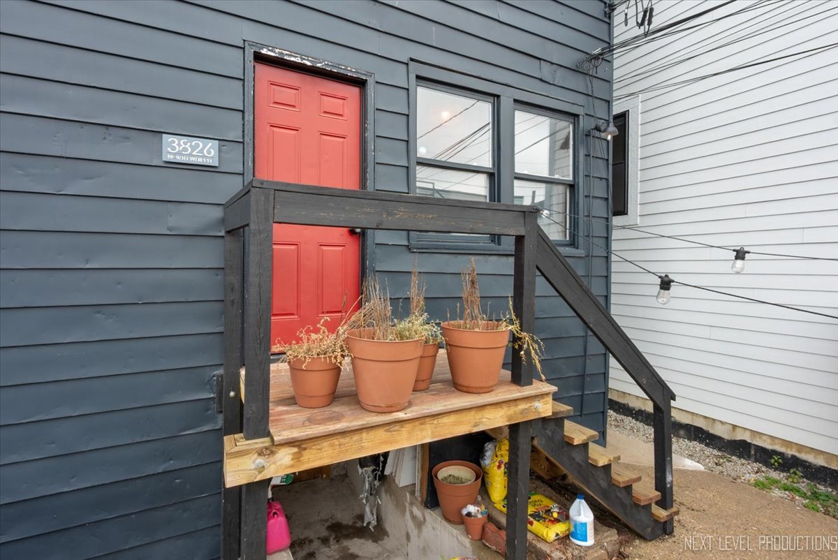 3826 N Whipple Street, Chicago, IL 60618