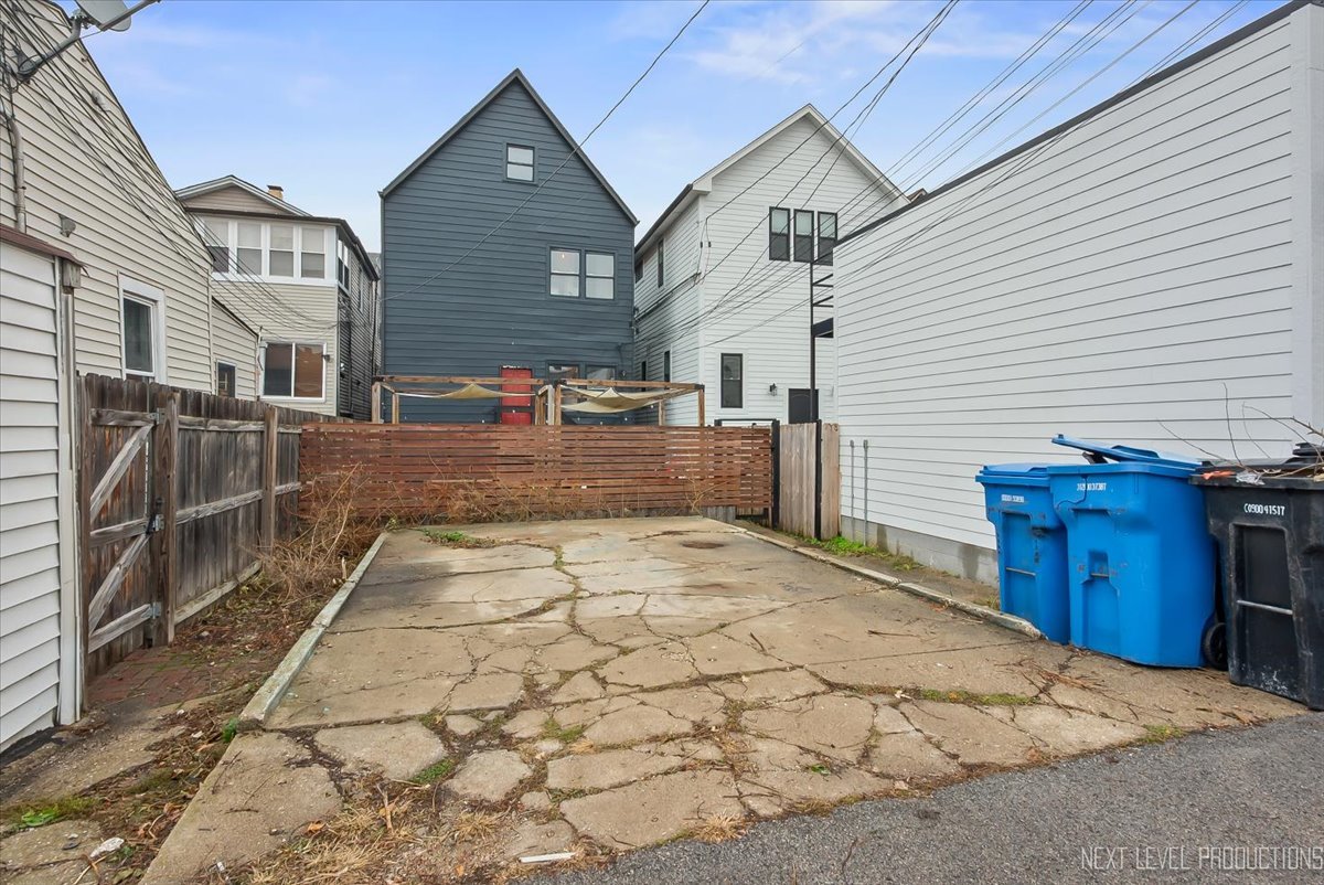 3826 N Whipple Street, Chicago, IL 60618