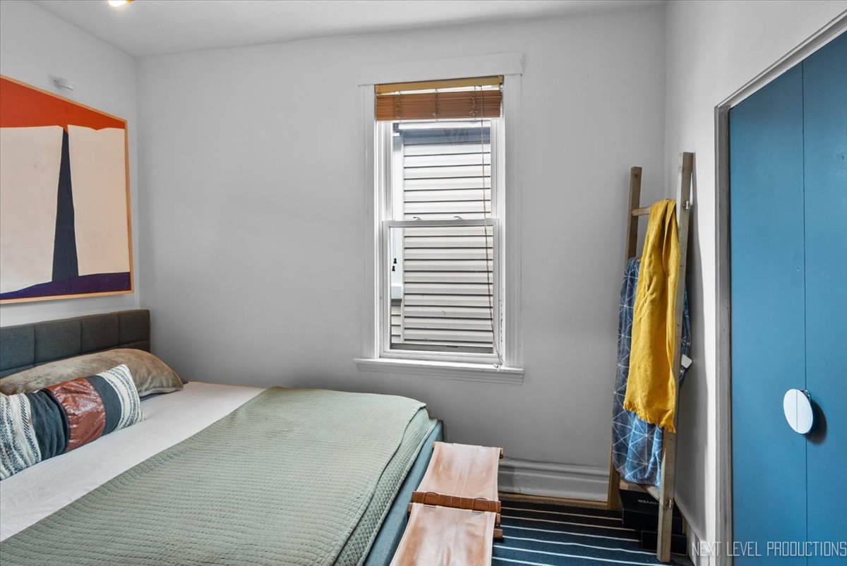 3826 N Whipple Street, Chicago, IL 60618