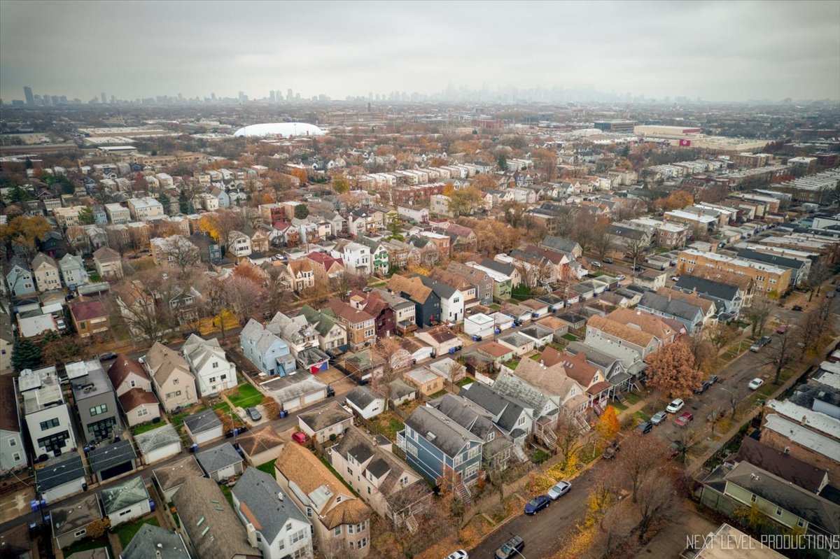 3826 N Whipple Street, Chicago, IL 60618