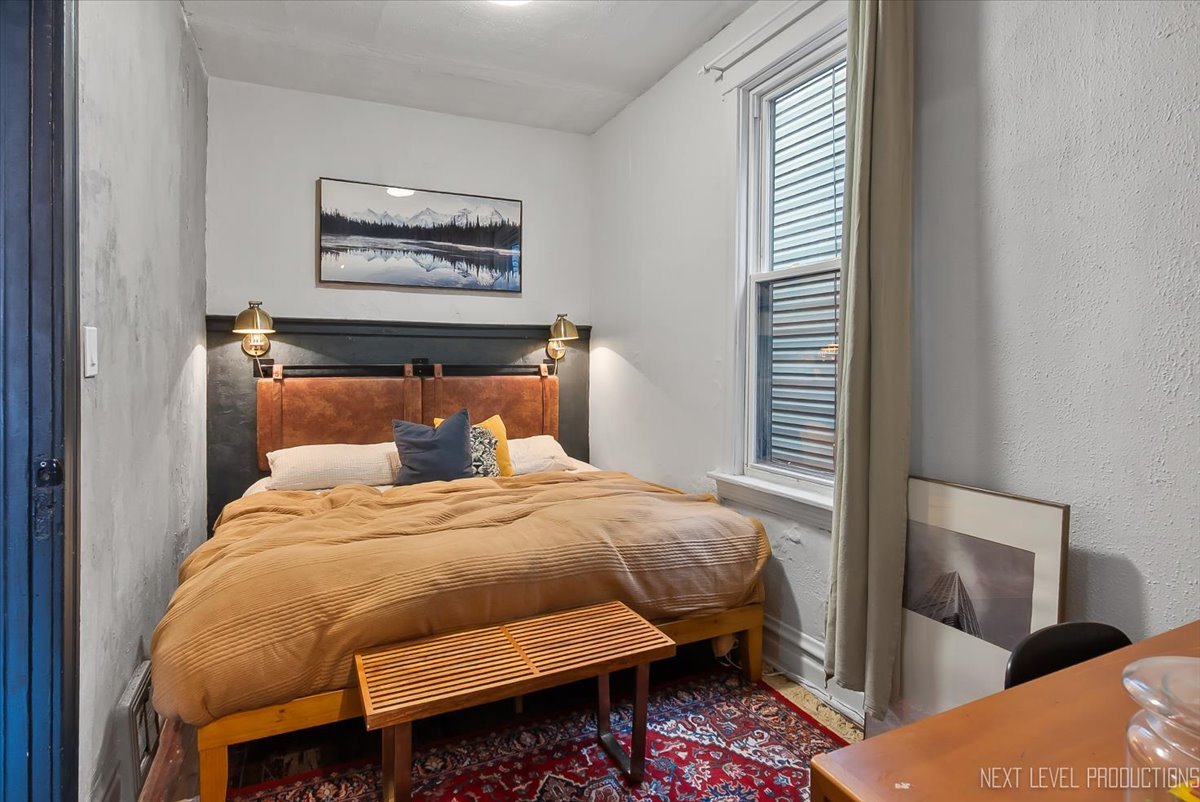 3826 N Whipple Street, Chicago, IL 60618