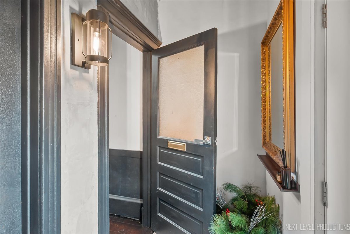 3826 N Whipple Street, Chicago, IL 60618