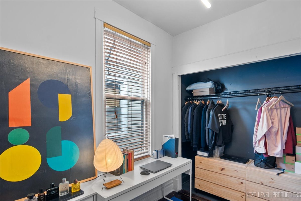 3826 N Whipple Street, Chicago, IL 60618