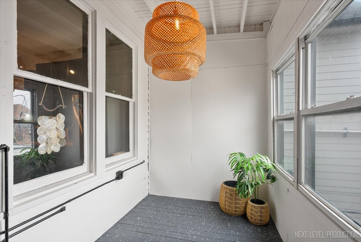 3826 N Whipple Street, Chicago, IL 60618