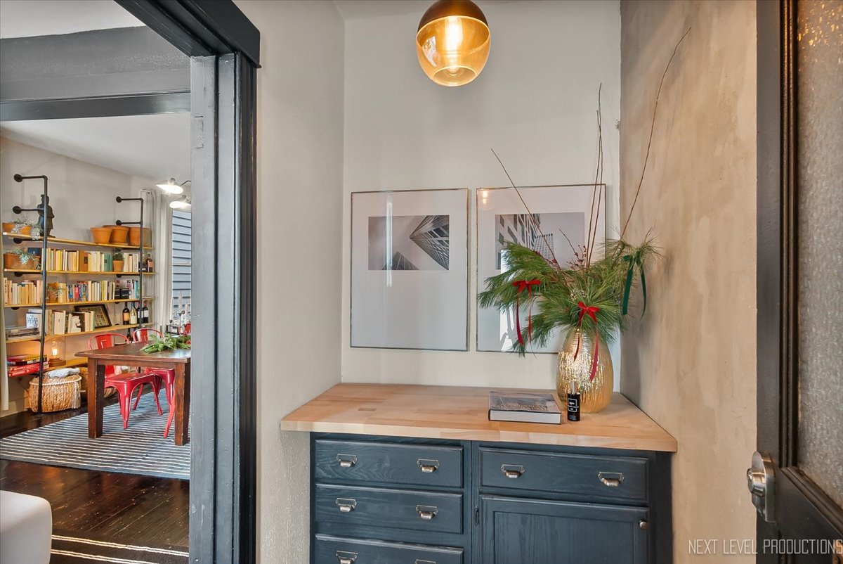 3826 N Whipple Street, Chicago, IL 60618