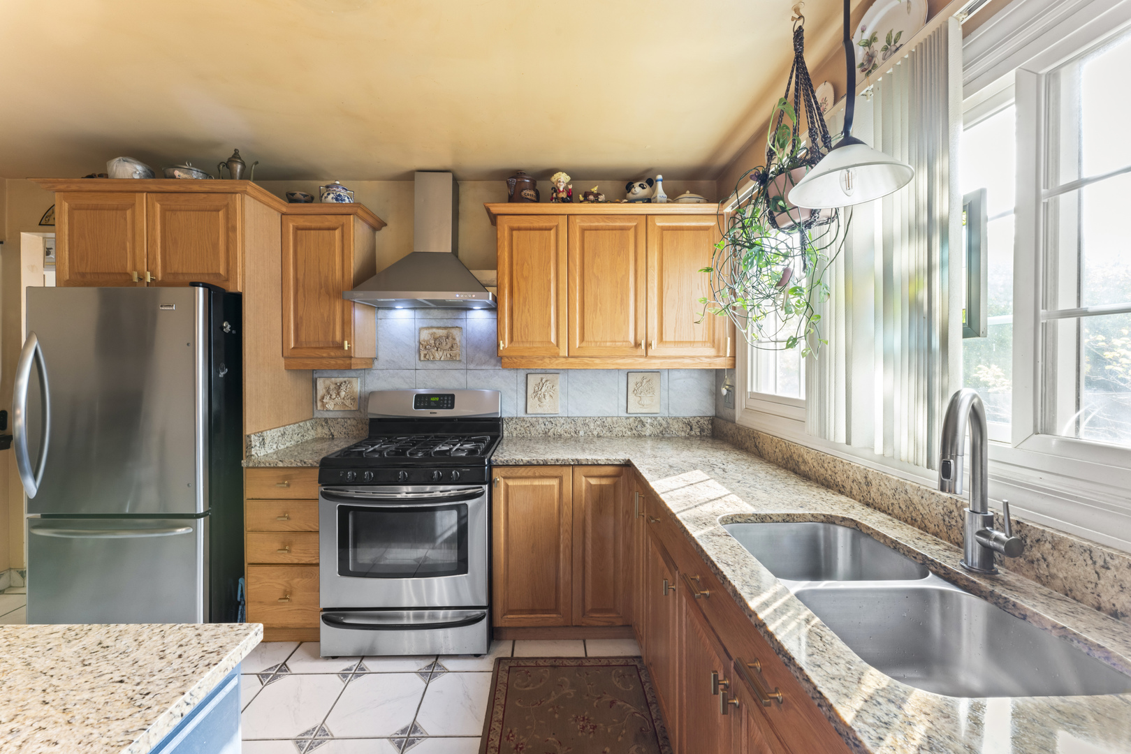 253 Sterling Lane, Bloomingdale, IL 60108