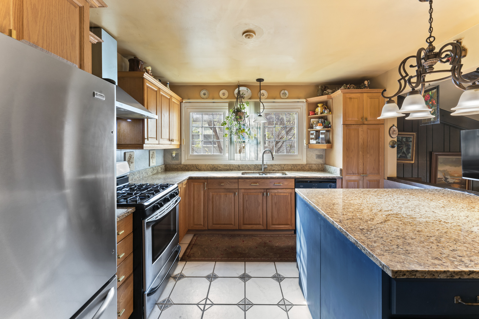 253 Sterling Lane, Bloomingdale, IL 60108