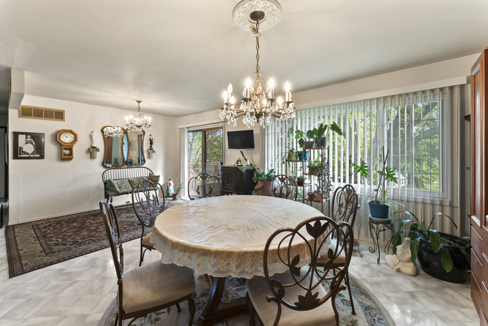 253 Sterling Lane, Bloomingdale, IL 60108