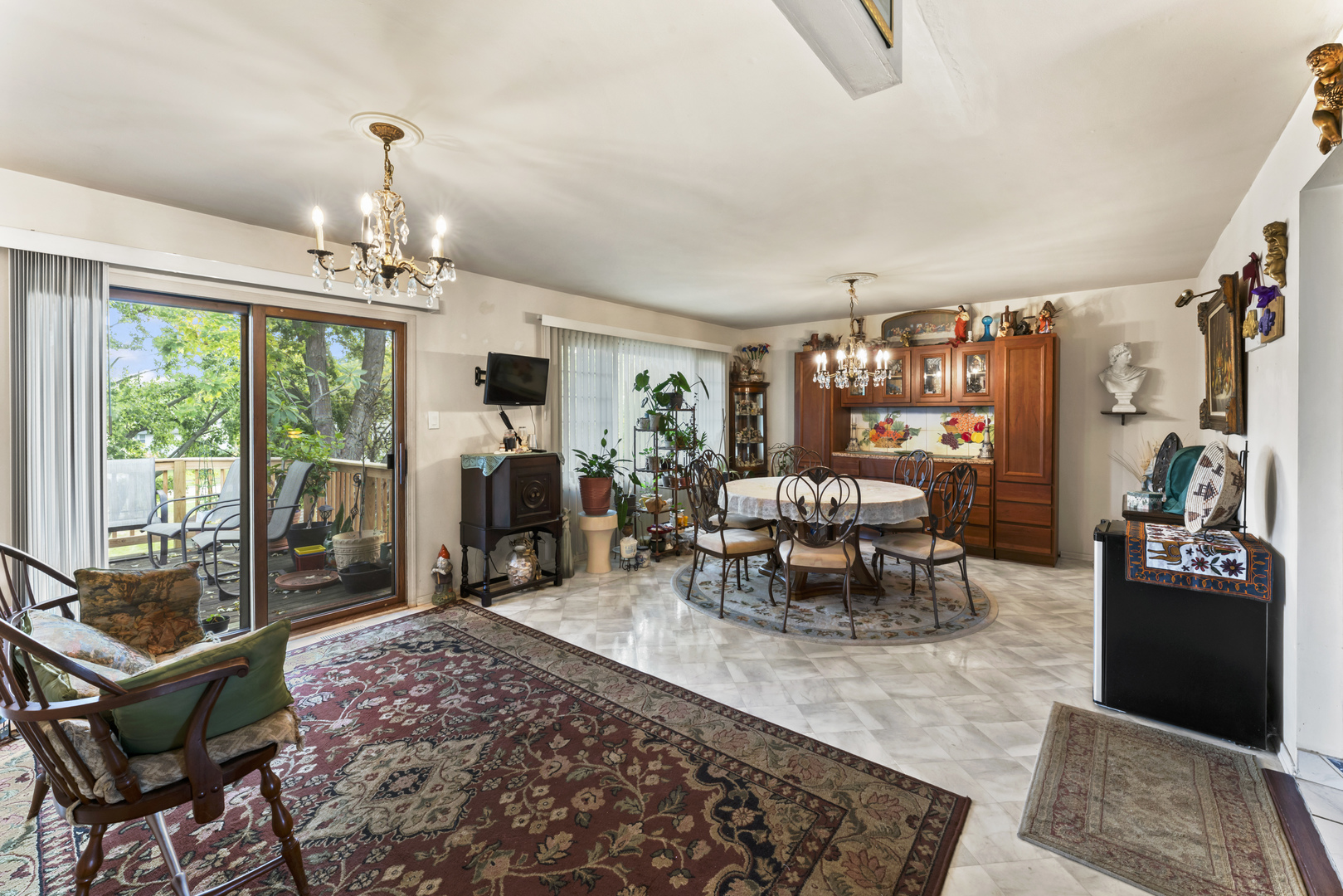 253 Sterling Lane, Bloomingdale, IL 60108