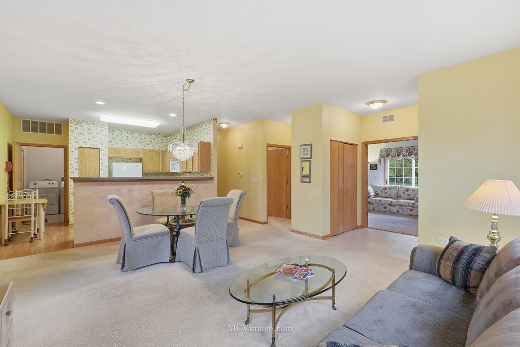 21525 Lake Saint Clair Drive, Crest Hill, IL 60403