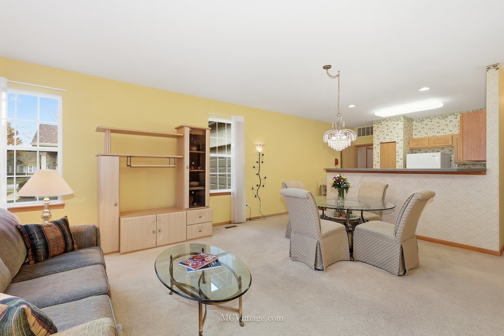 21525 Lake Saint Clair Drive, Crest Hill, IL 60403