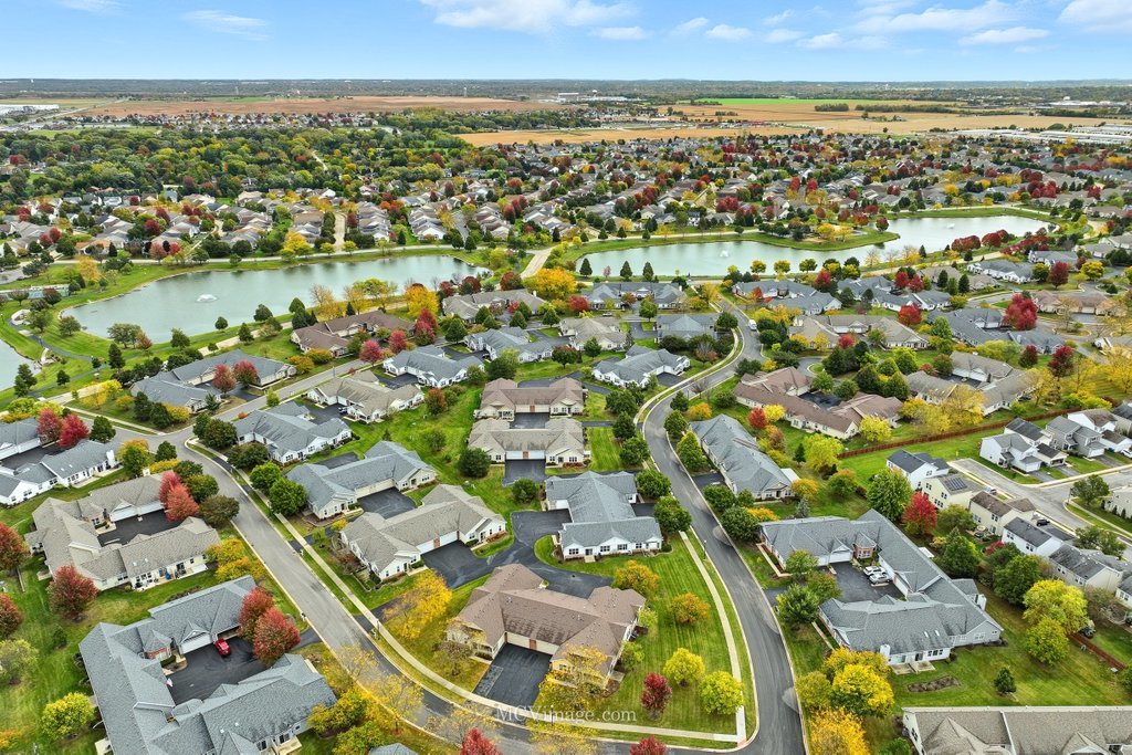 21525 Lake Saint Clair Drive, Crest Hill, IL 60403