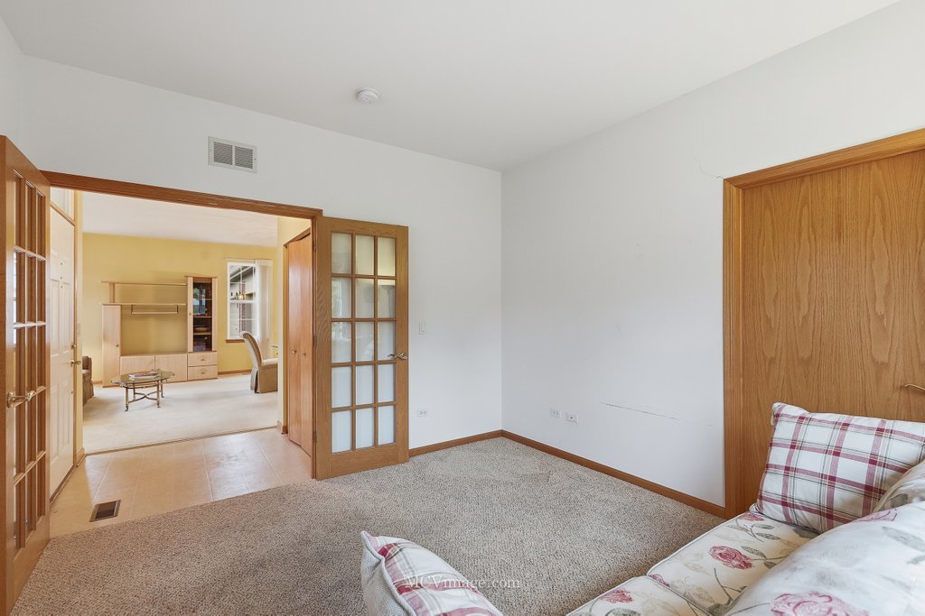 21525 Lake Saint Clair Drive, Crest Hill, IL 60403