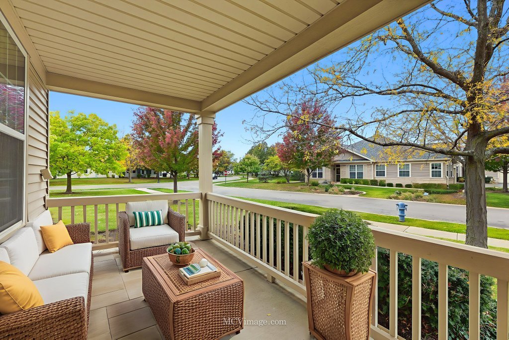 21525 Lake Saint Clair Drive, Crest Hill, IL 60403