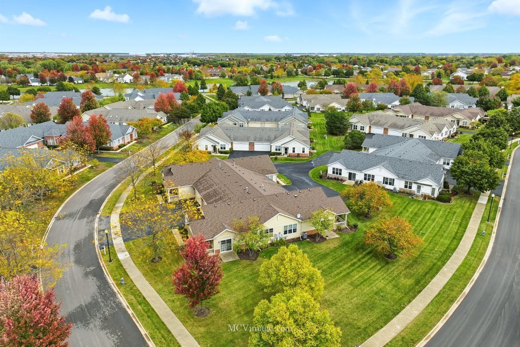 21525 Lake Saint Clair Drive, Crest Hill, IL 60403