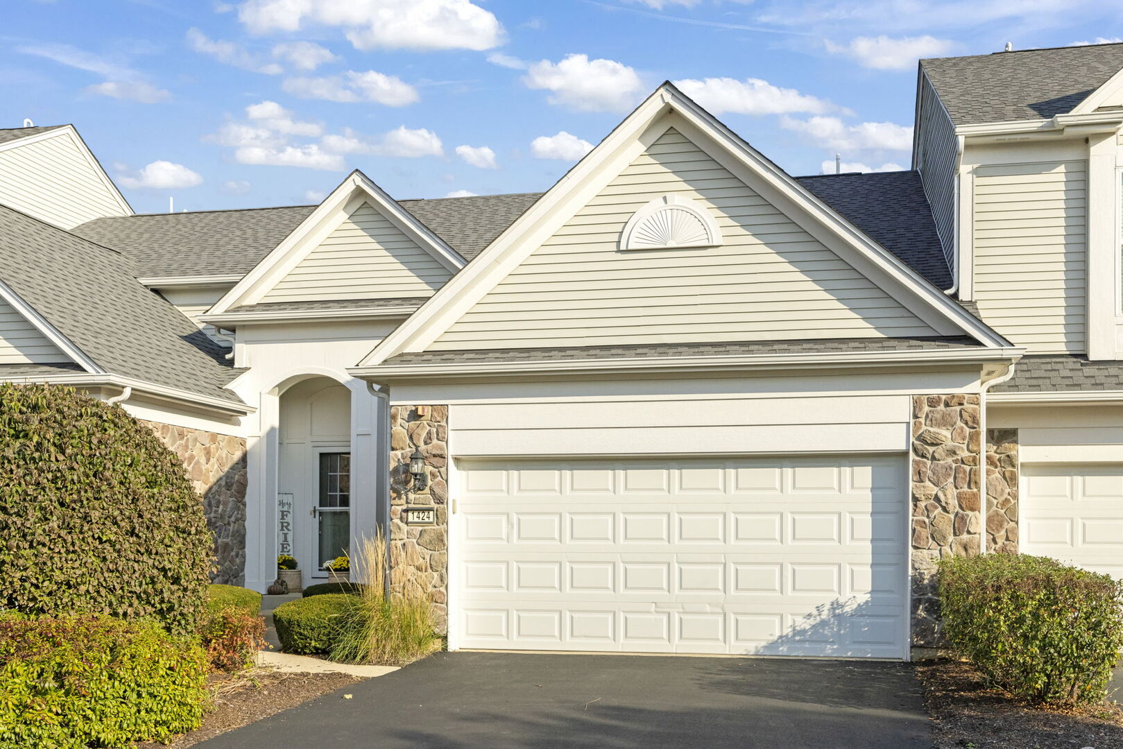 1424 Crimson Lane, Yorkville, IL 60560