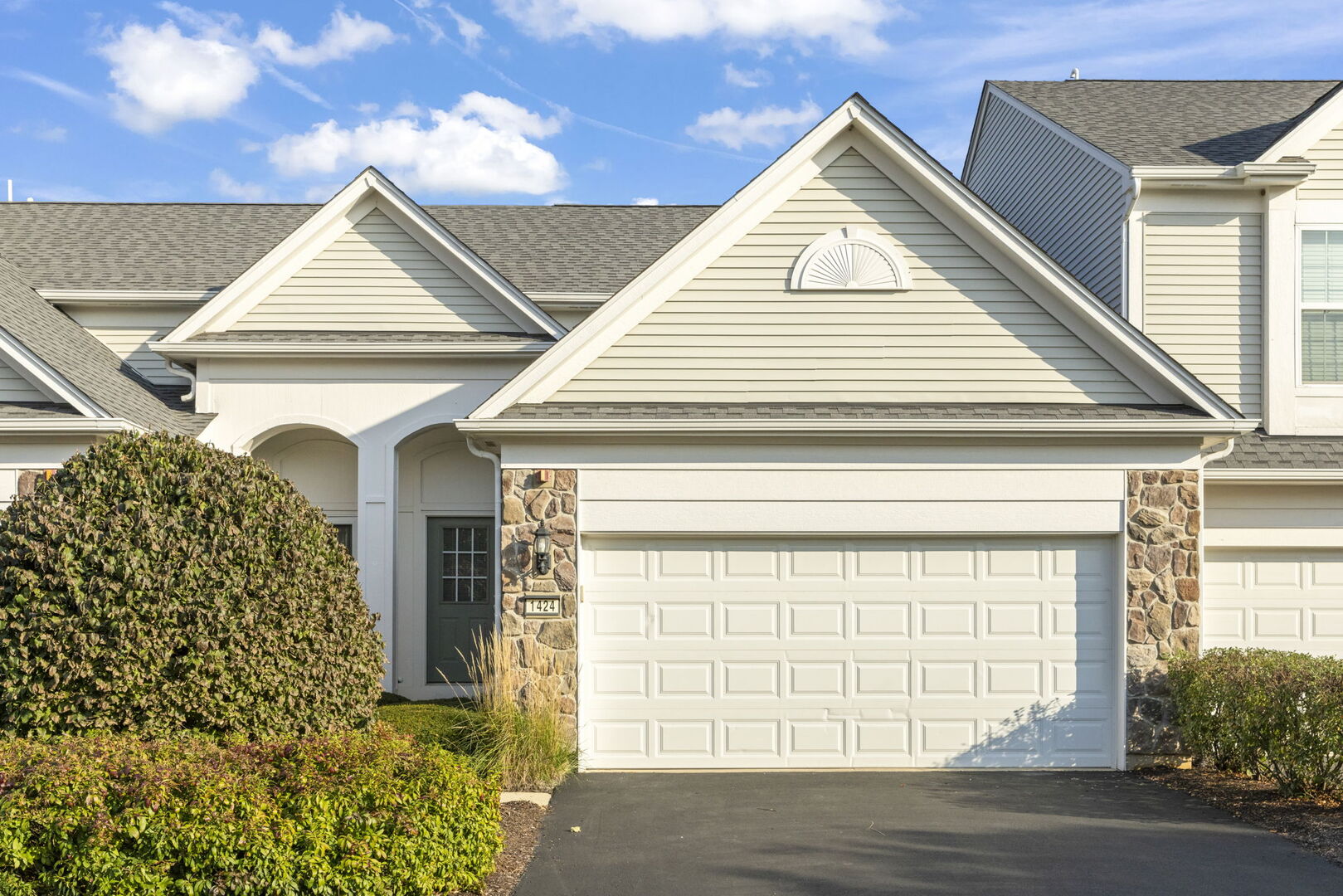 1424 Crimson Lane, Yorkville, IL 60560