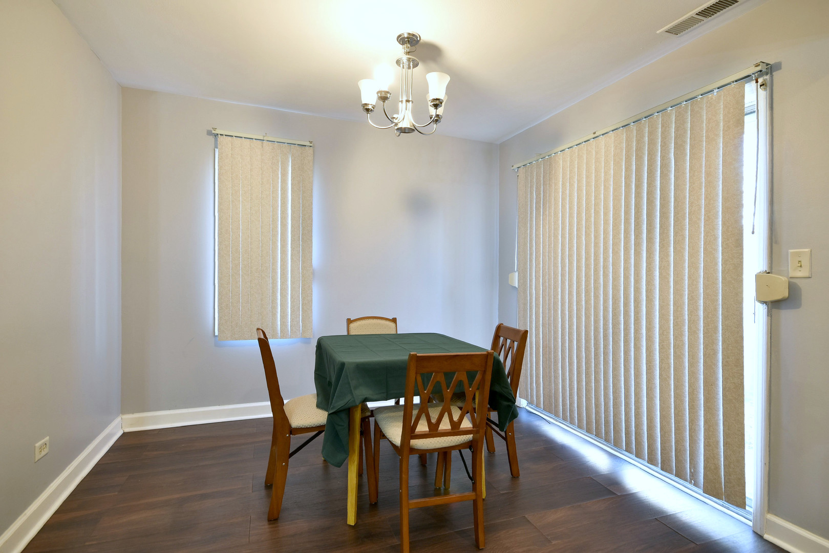 9831 S Karlov Avenue, Oak Lawn, IL 60453