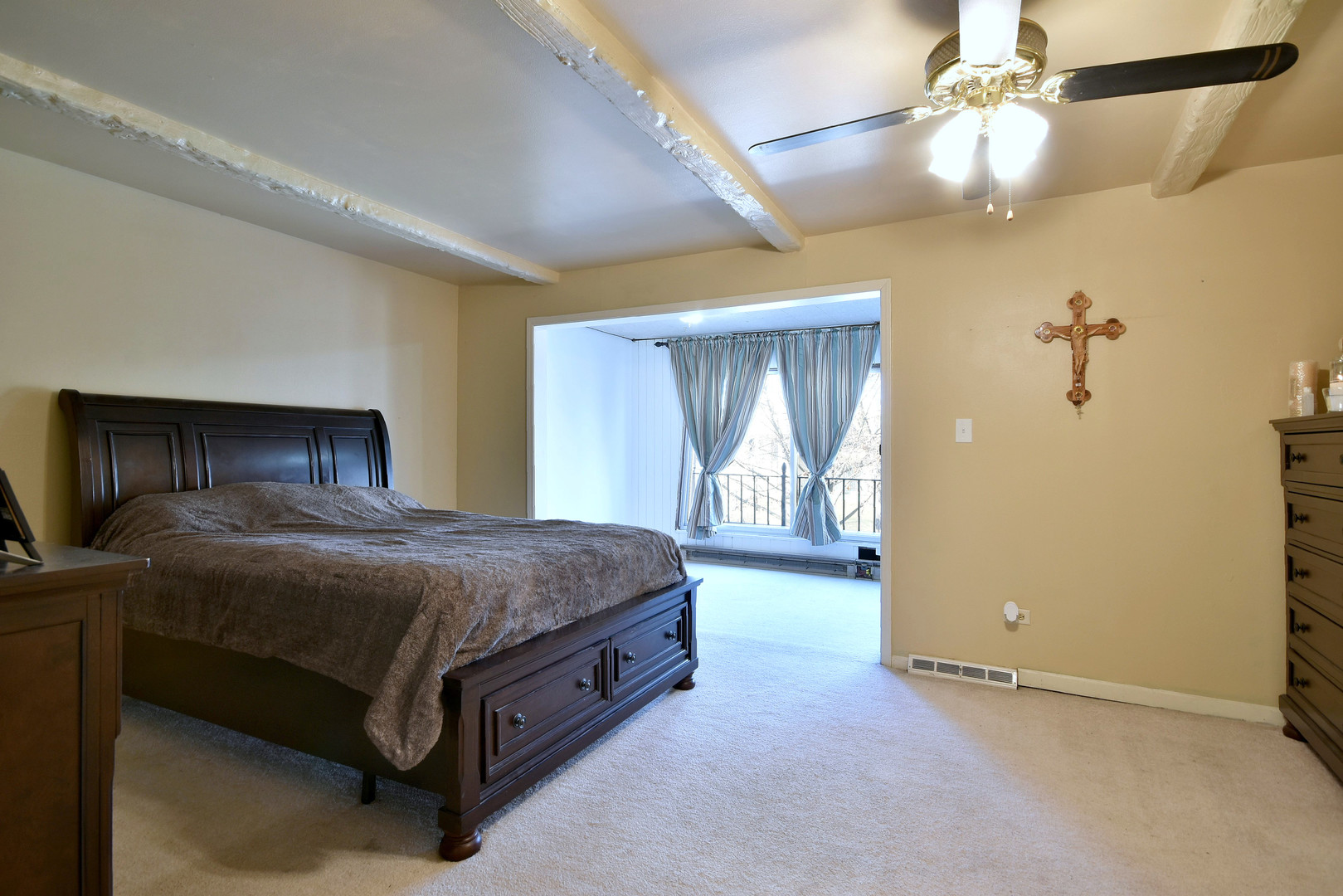 9831 S Karlov Avenue, Oak Lawn, IL 60453