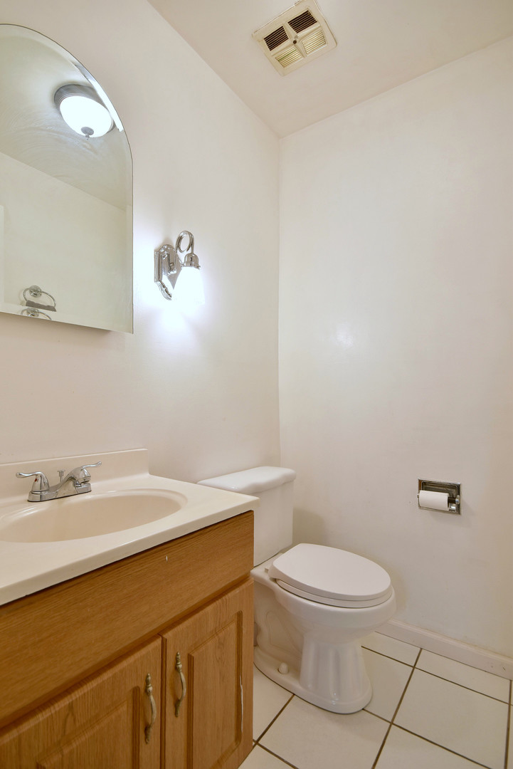 9831 S Karlov Avenue, Oak Lawn, IL 60453