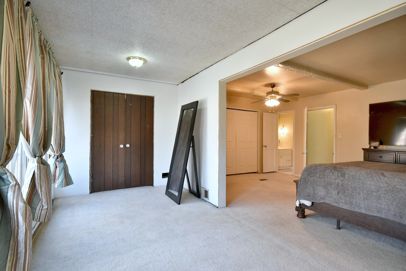 9831 S Karlov Avenue, Oak Lawn, IL 60453