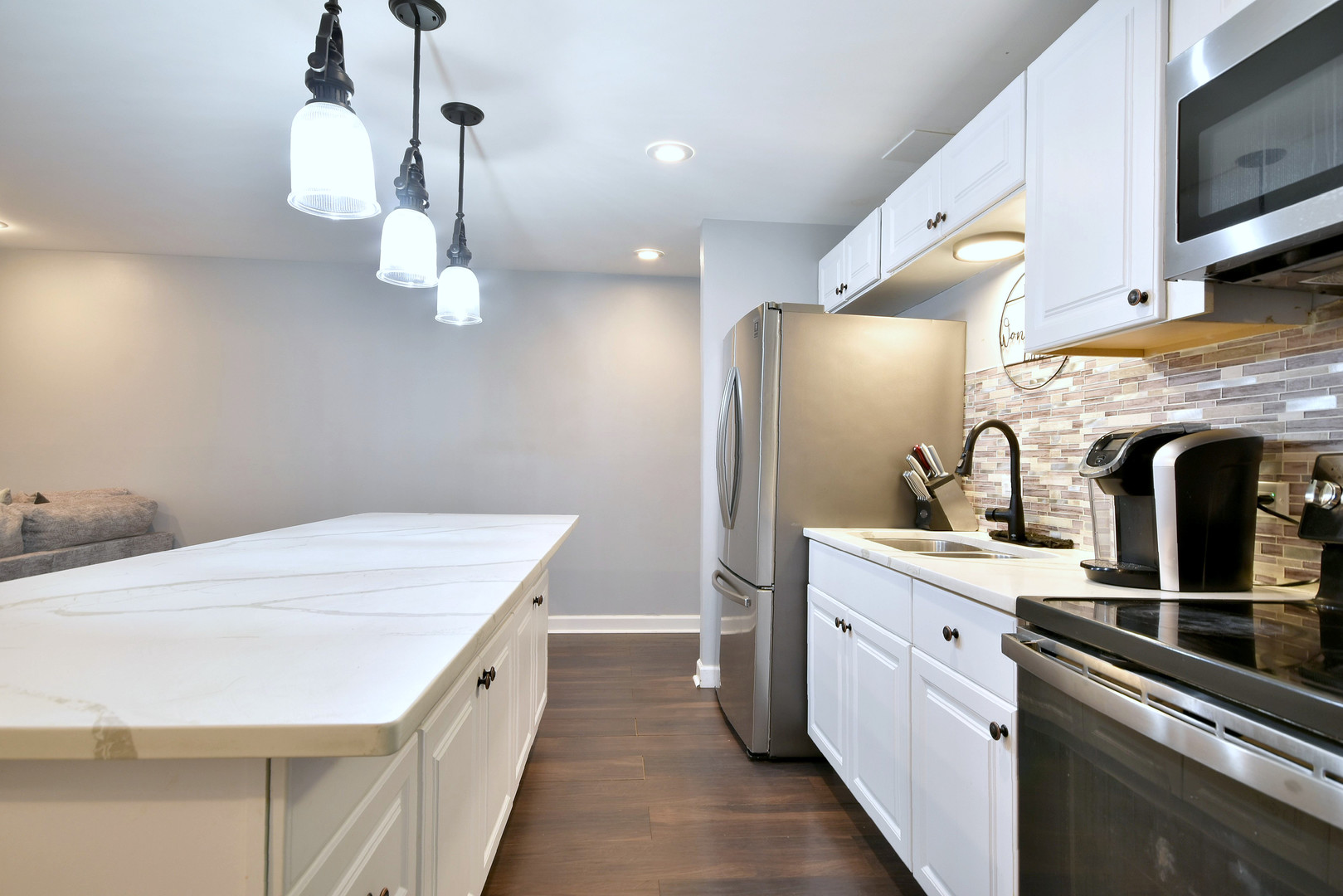 9831 S Karlov Avenue, Oak Lawn, IL 60453