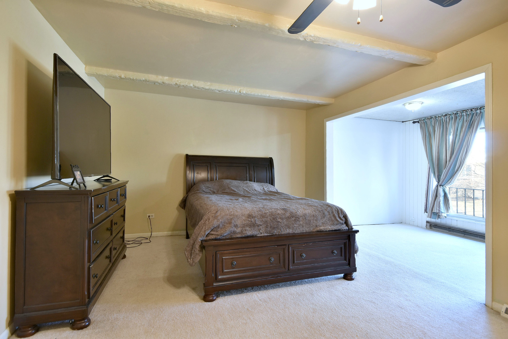 9831 S Karlov Avenue, Oak Lawn, IL 60453