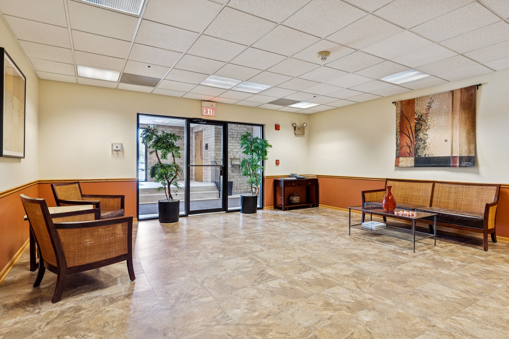 724 12th Street #105, Wilmette, IL 60091