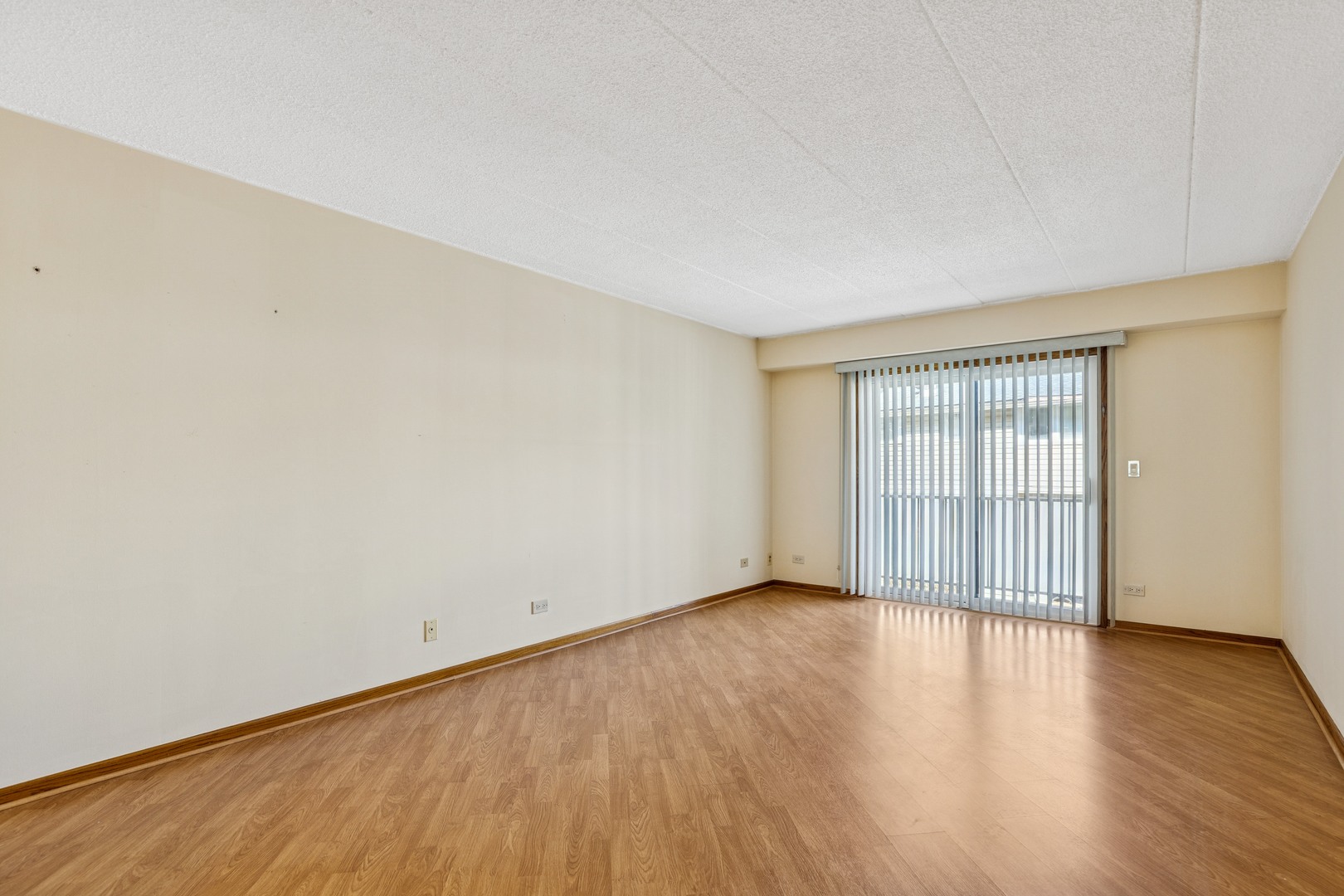 724 12th Street #105, Wilmette, IL 60091