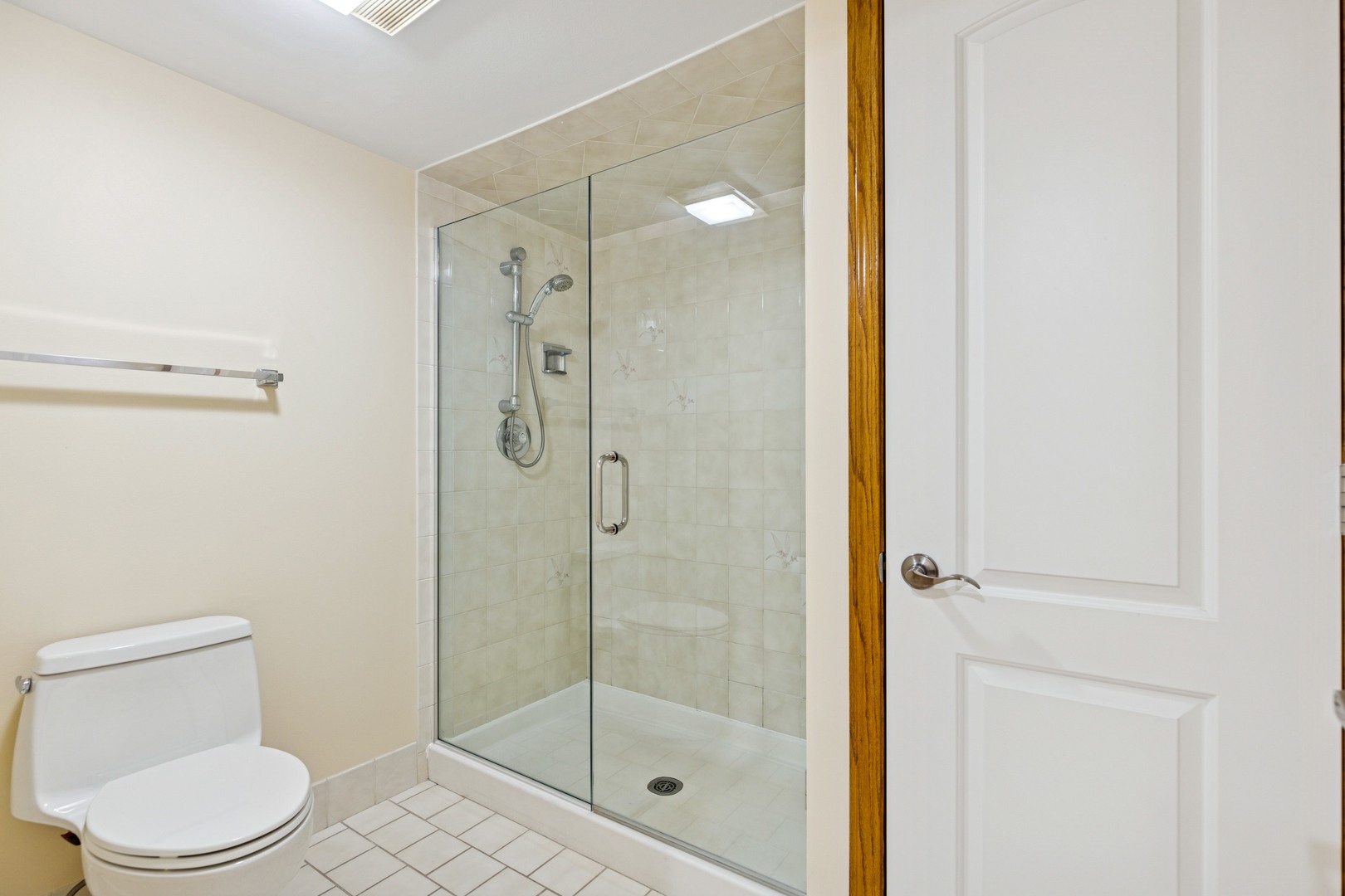 724 12th Street #105, Wilmette, IL 60091