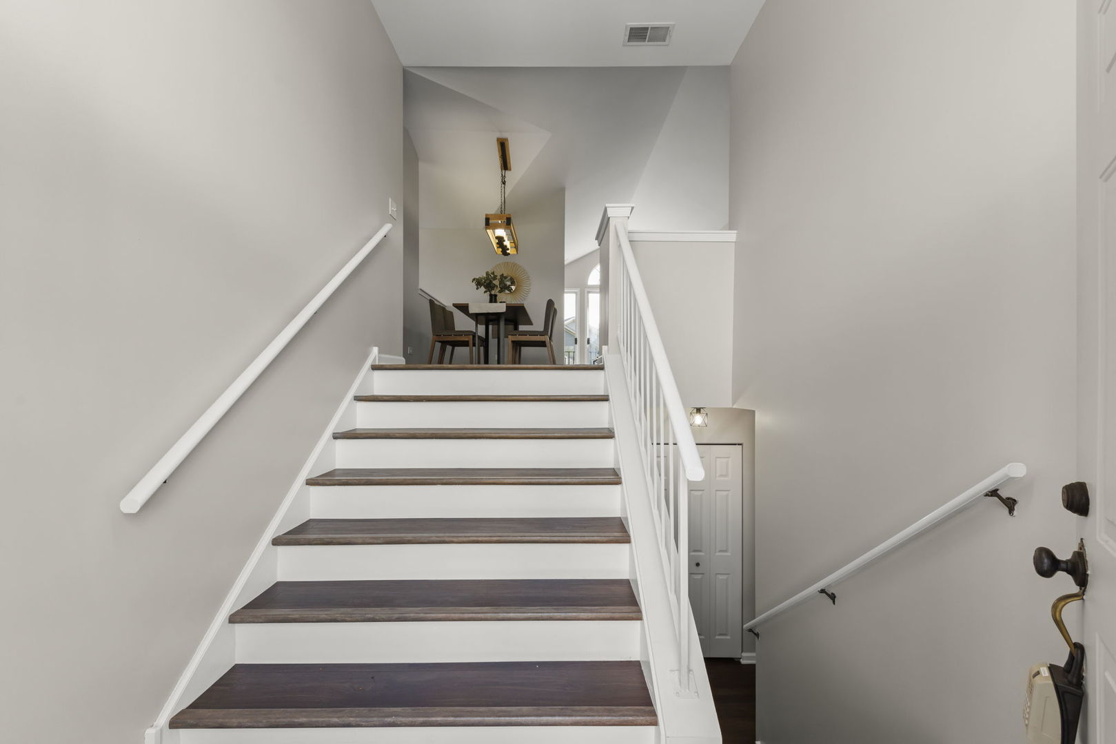 30W023 Cedar Court #023, Warrenville, IL 60555