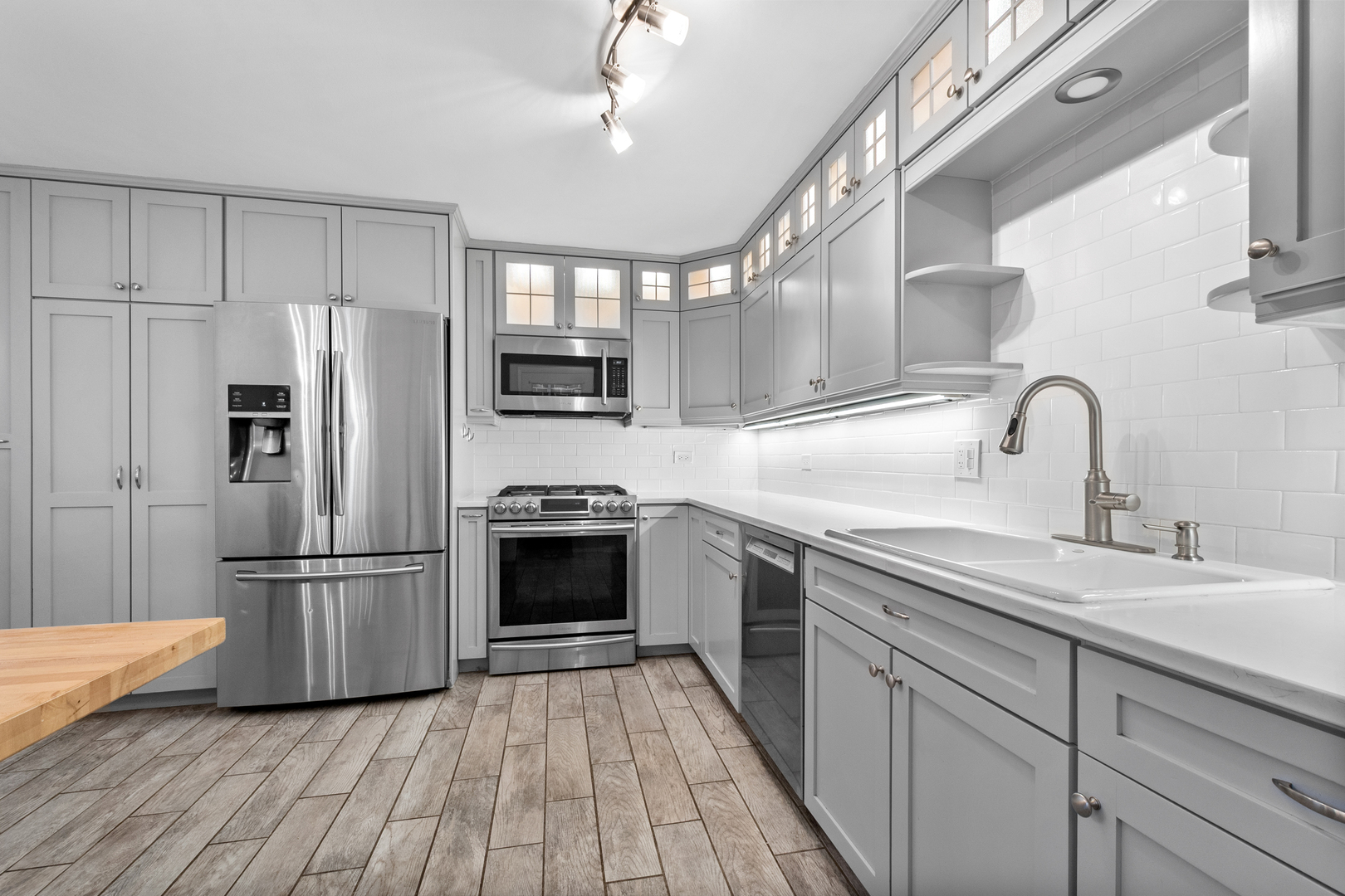 249 S VINE Avenue #B, Park Ridge, IL 60068