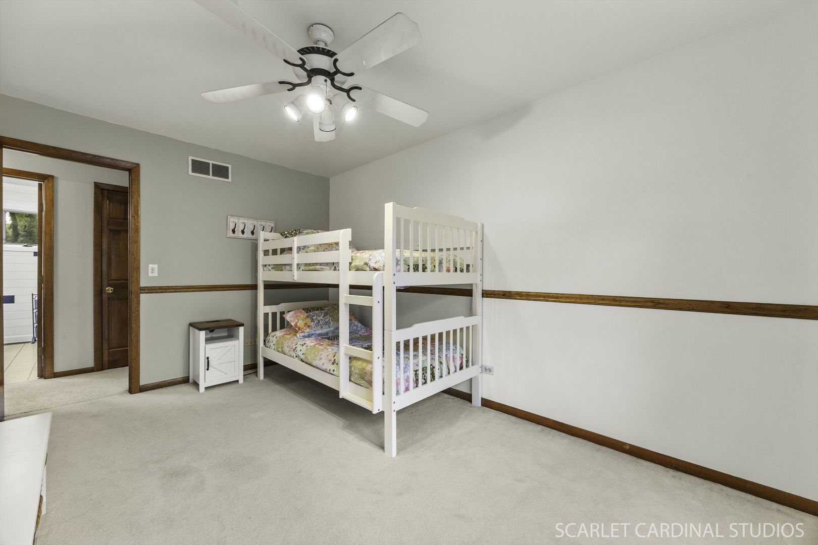 28W569 Warrenville Road, Warrenville, IL 60555