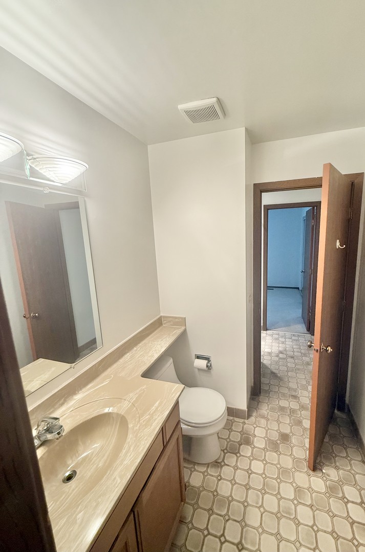 266 Greensboro Court #A, Elk Grove Village, IL 60007