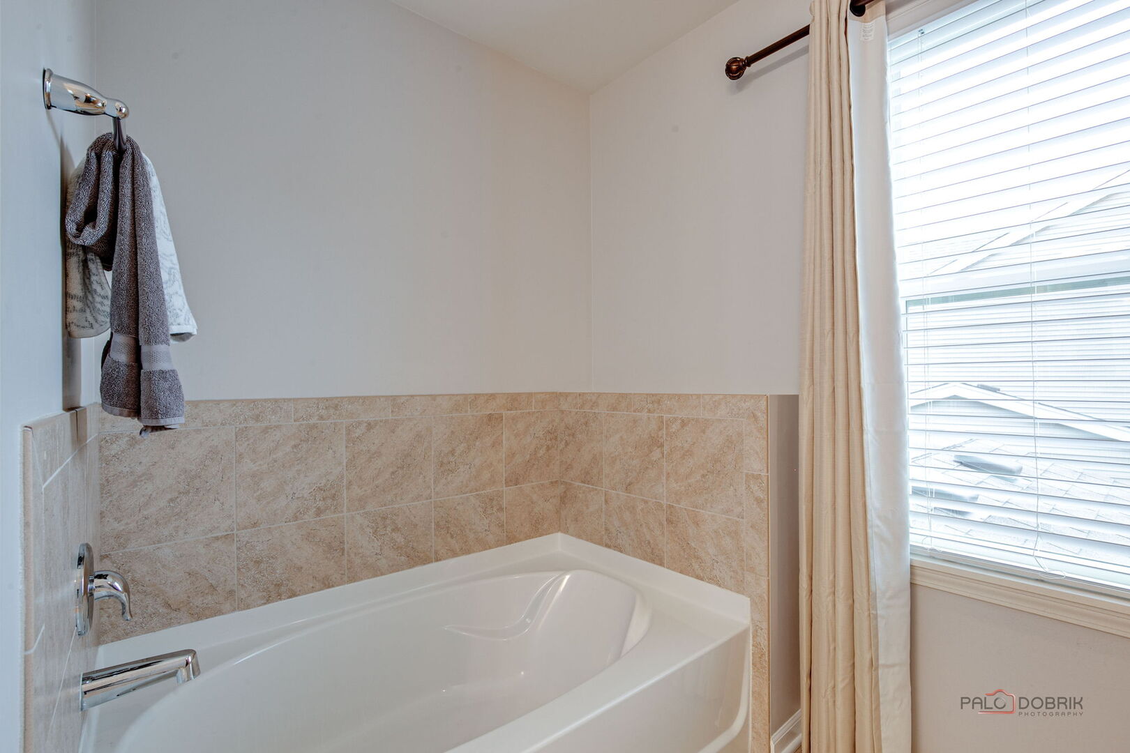 34075 N Jenna Lane, Gurnee, IL 60031