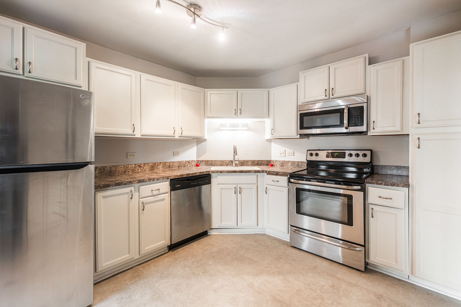 141 N La Grange Road #601, La Grange, IL 60525