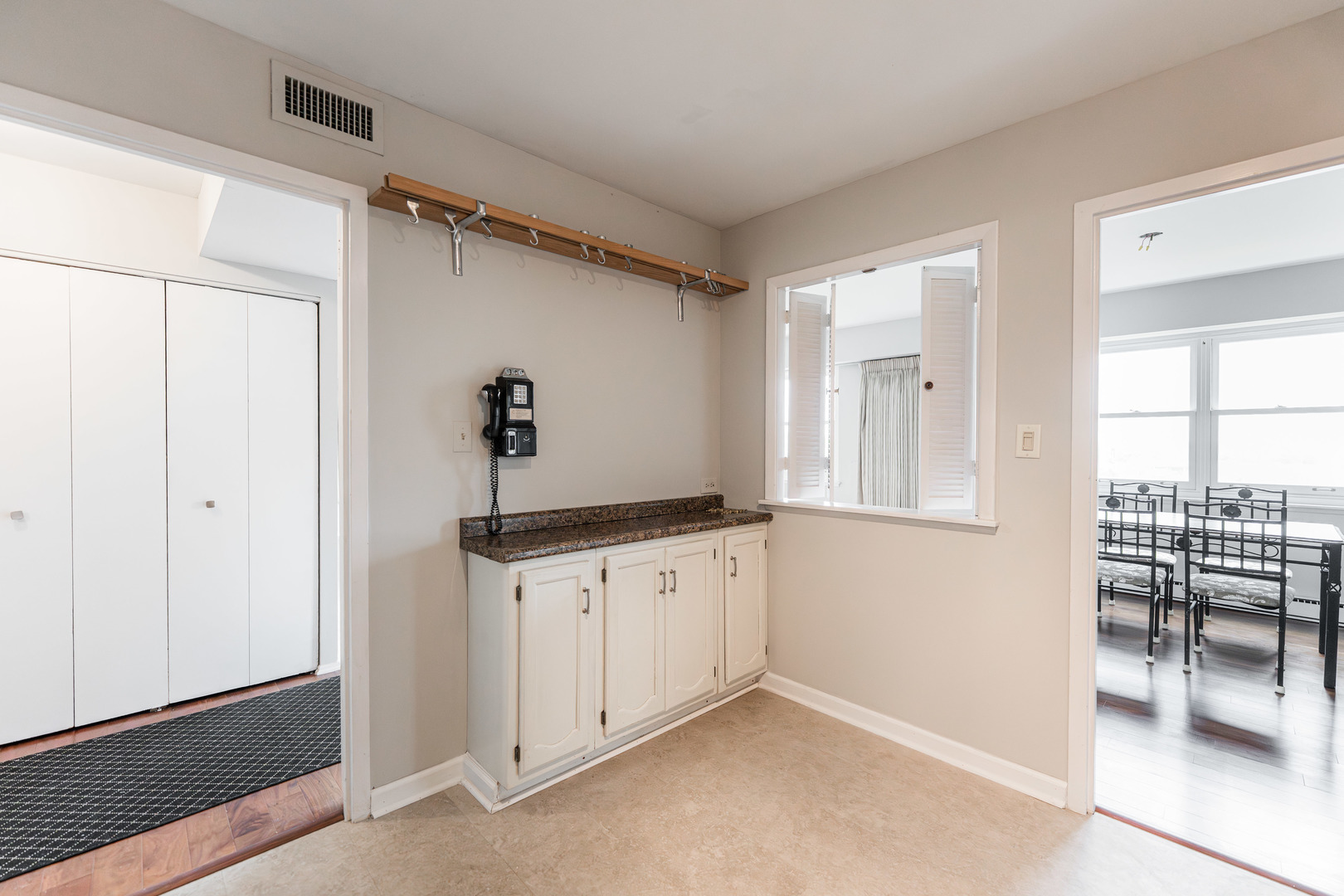 141 N La Grange Road #601, La Grange, IL 60525