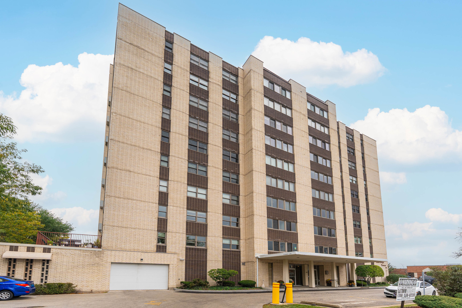 141 N La Grange Road #601, La Grange, IL 60525