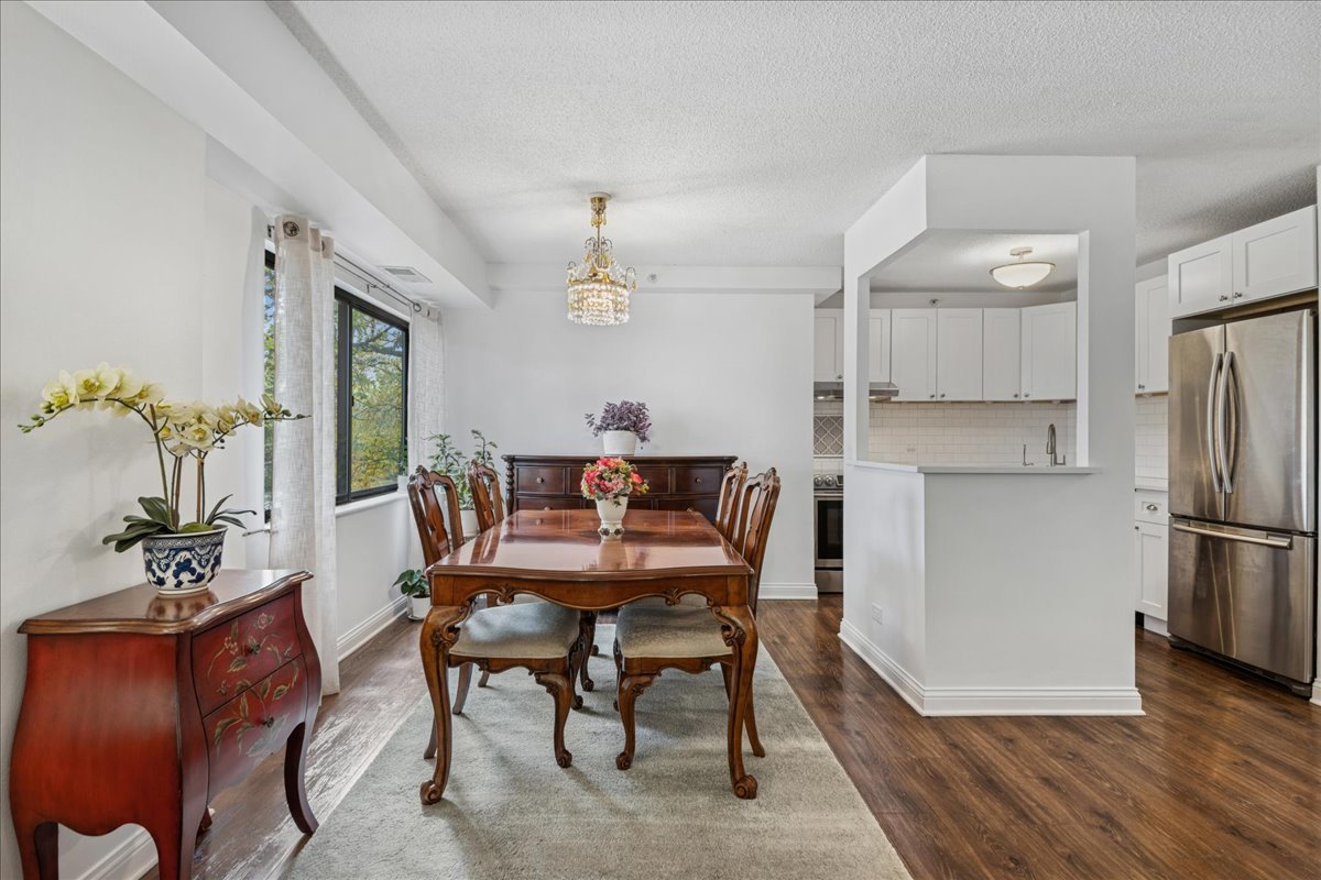 1800 Huntington Boulevard #212, Hoffman Estates, IL 60169